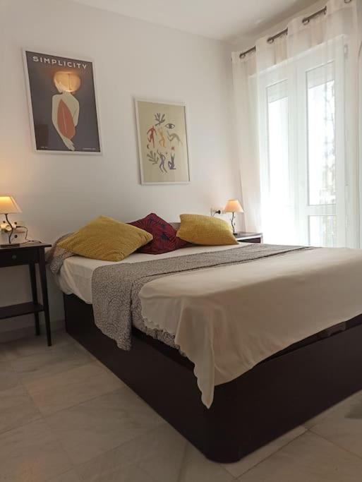 Апартаменты Bonito Apartamento En Centro Малага Экстерьер фото