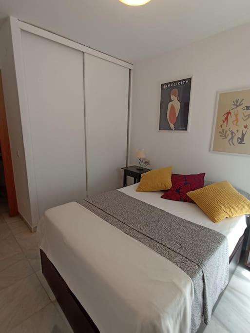 Апартаменты Bonito Apartamento En Centro Малага Экстерьер фото