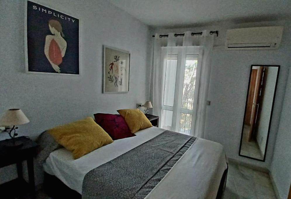Апартаменты Bonito Apartamento En Centro Малага Экстерьер фото